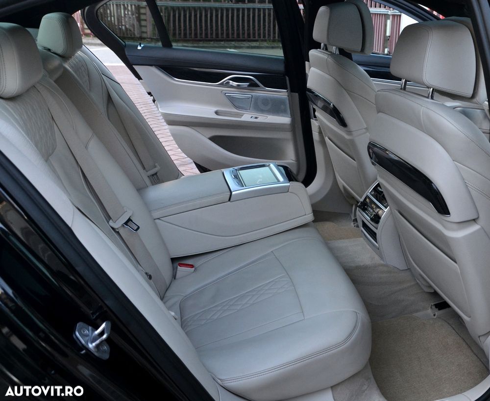 BMW Seria 7 740i Edition Exclusive - 25