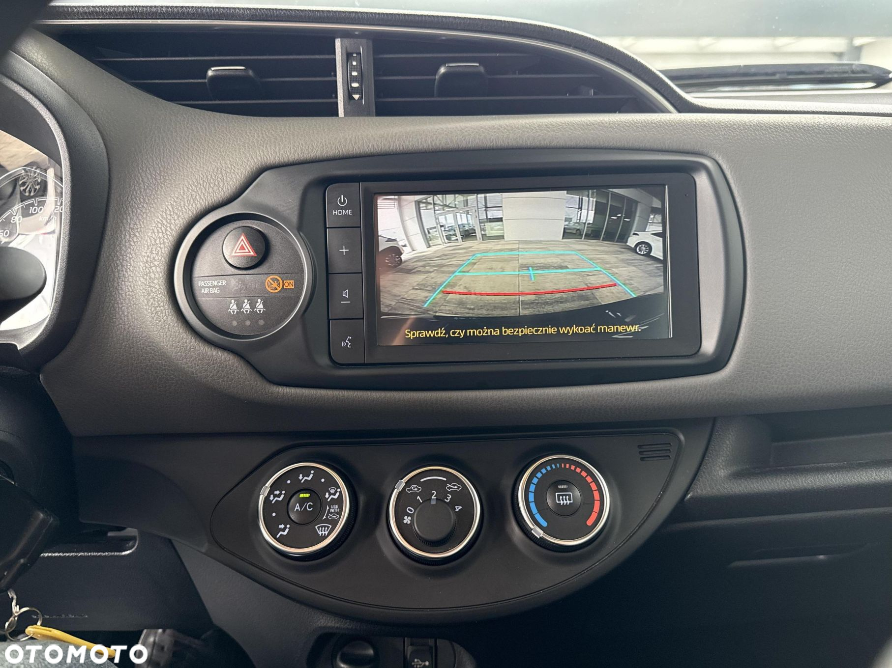 Toyota Yaris - 18