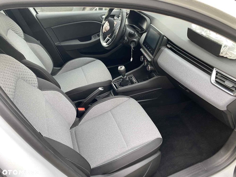 Renault Clio BLUE dCi 100 EVOLUTION - 11