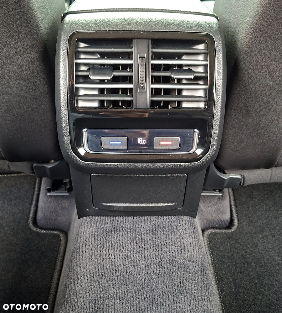 Volkswagen Passat Variant 2.0 TDI BMT Highline DSG - 26