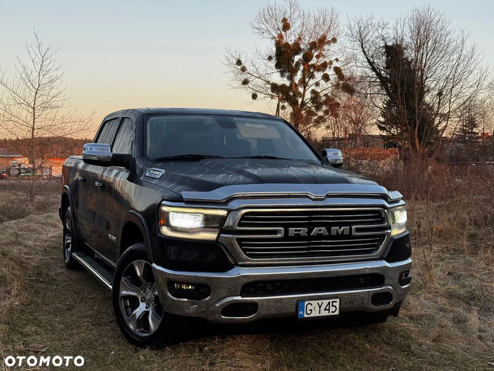 RAM 1500 5.7 Crew Cab Laramie - 2