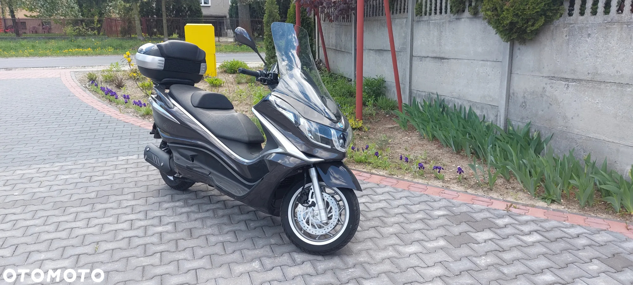 Piaggio X10 - 23