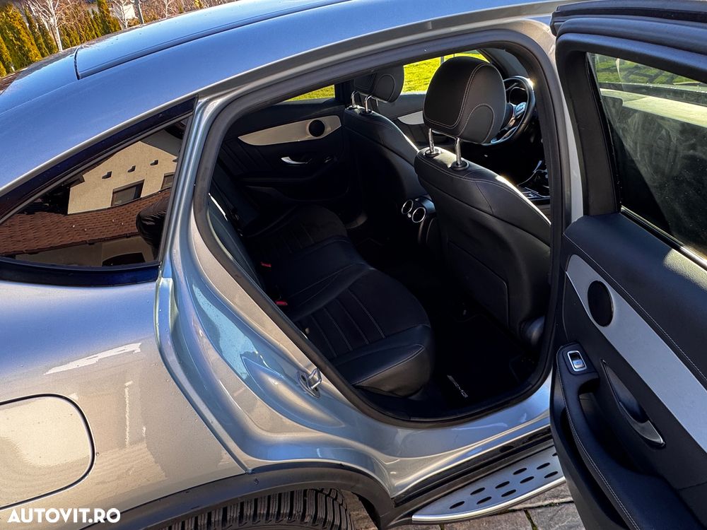 Mercedes-Benz GLC 300 de 4Matic 9G-TRONIC AMG Line Plus - 9
