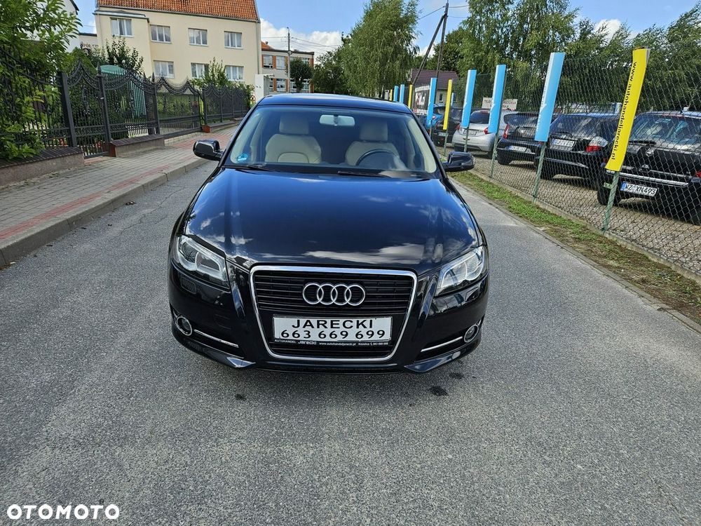Audi A3 Sportback - 2