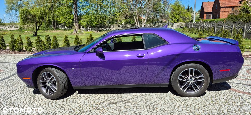 Dodge Challenger - 8