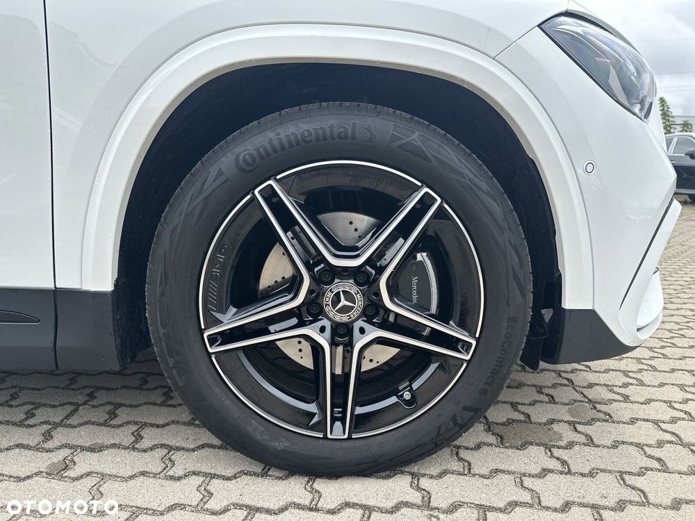 Mercedes-Benz GLA 200 AMG Line - 10