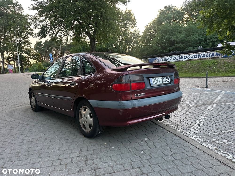 Renault Laguna 3.0 - 6