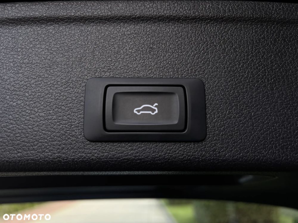 Audi A4 Avant 35 TFSI S tronic design - 24