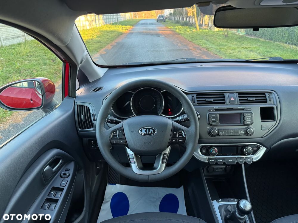 Kia Rio - 32