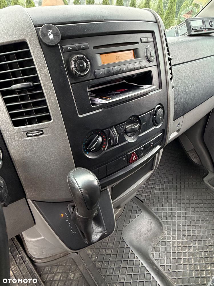 Mercedes-Benz Sprinter - 12