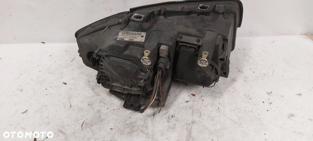.  LAMPA PRZOD PRZEDNIA LEWA AUDI A4 B6 - 3
