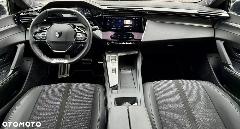 Peugeot 408 1.6 Plug-In Hybrid 225 GT EAT8 - 11