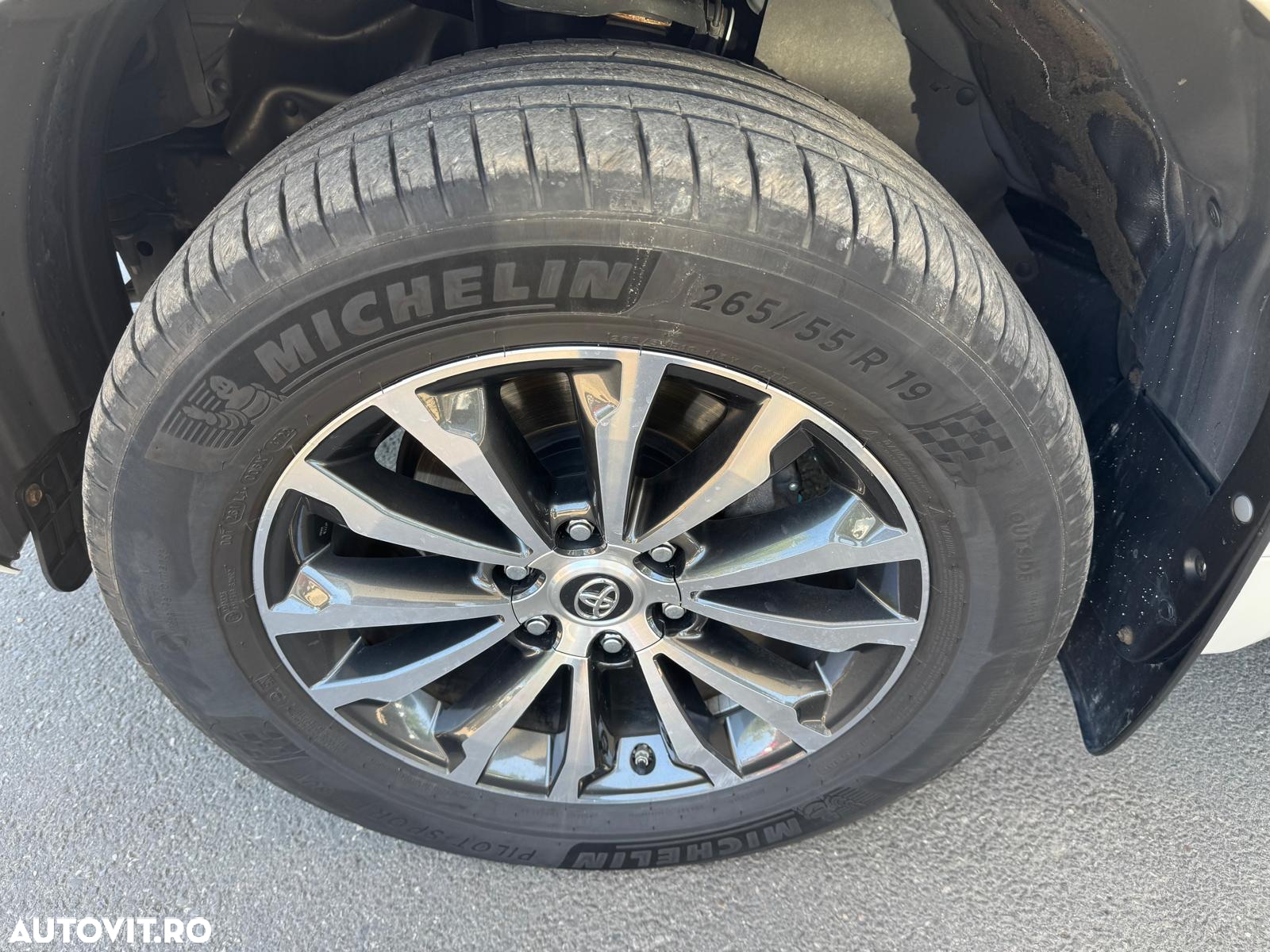 Toyota Land Cruiser 2.8l Turbo D-4D A/T Executive - 25