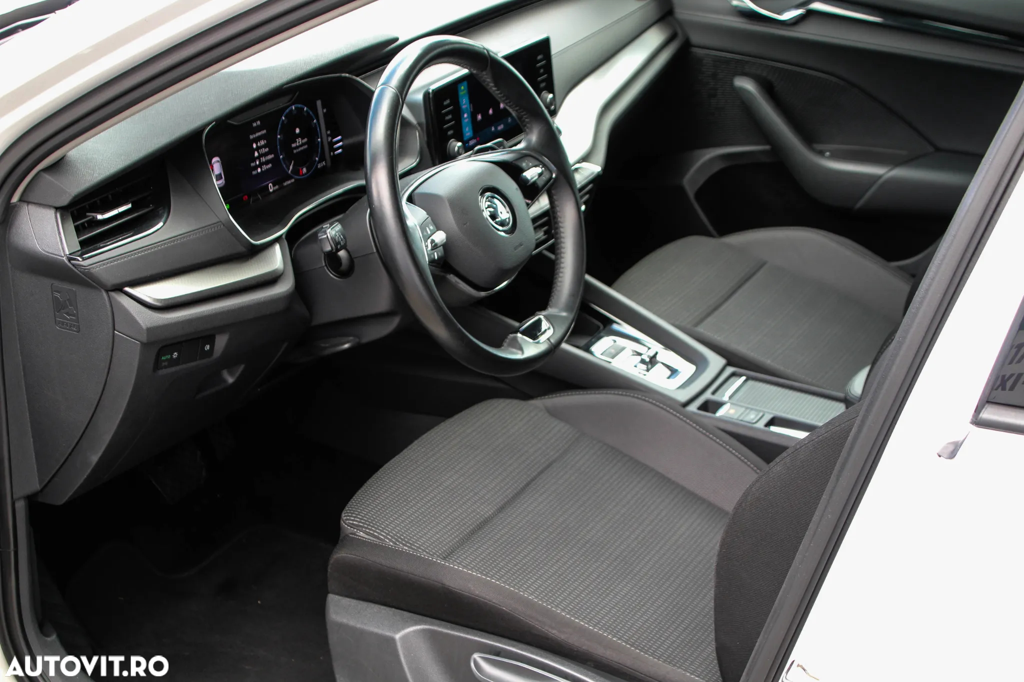 Skoda Octavia 2.0 TDI DSG Ambition - 11
