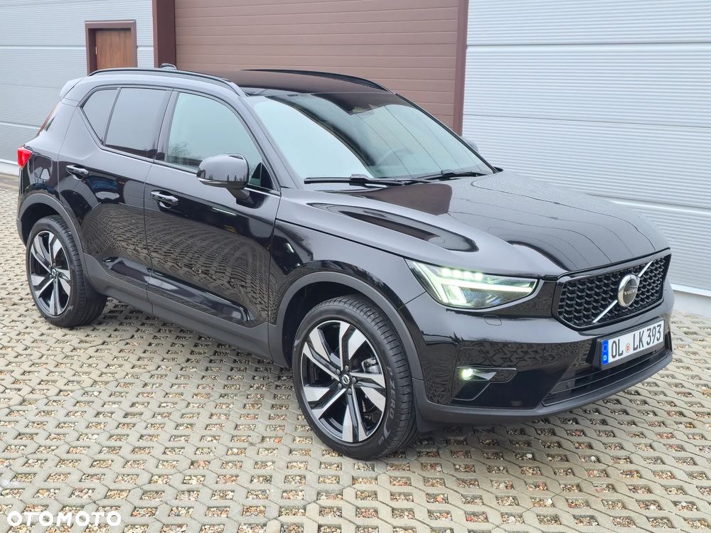 Volvo XC 40 B3 B DKG Plus Black Edition - 14