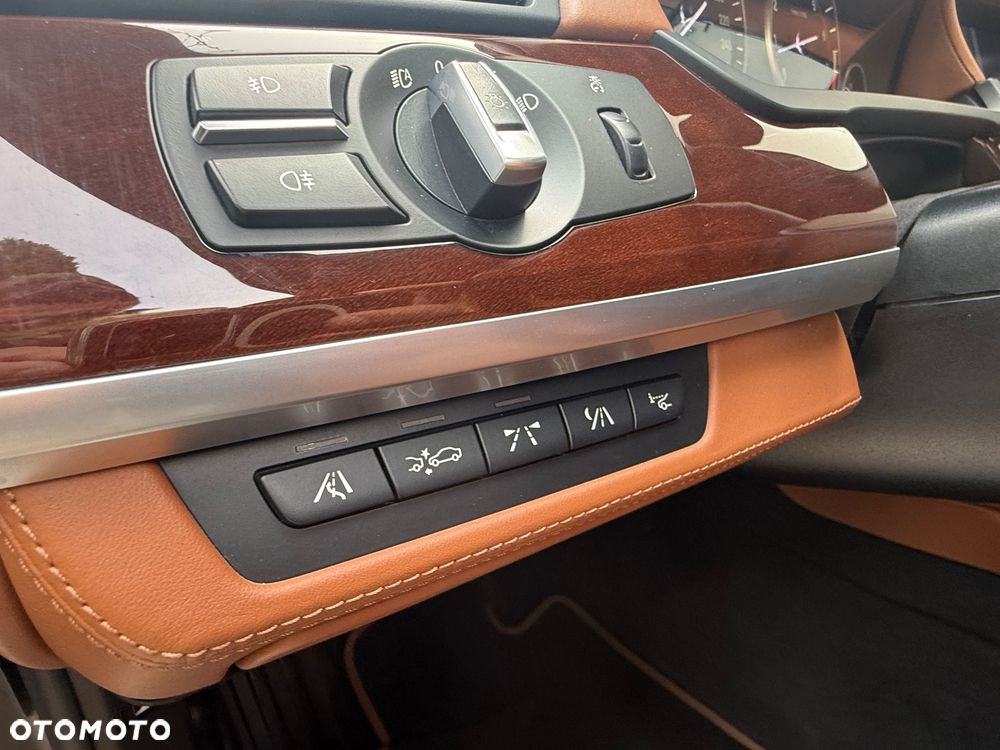 BMW Seria 7 760i - 22