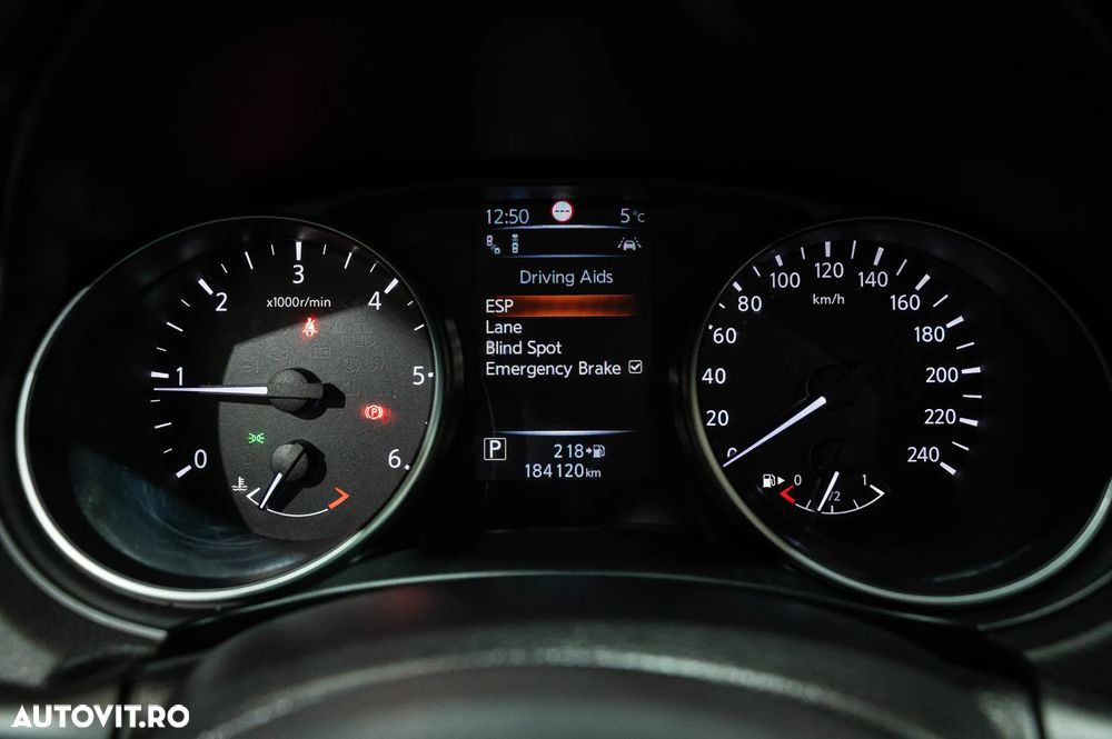 Nissan Qashqai 1.6 DCI Xtronic TEKNA - 22