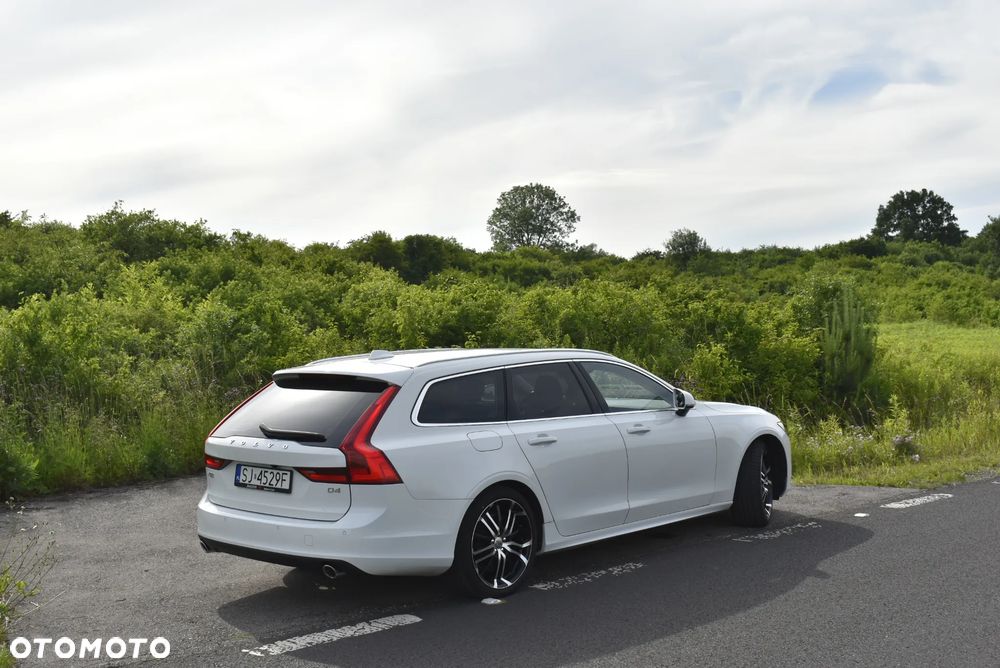 Volvo V90 D4 Momentum Pro - 31