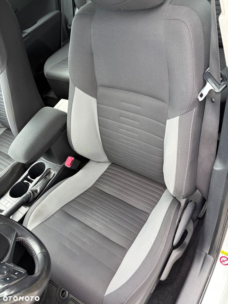 Toyota Auris 1.6 Premium + MM - 16