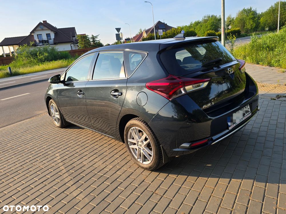 Toyota Auris 1.6 Premium - 2