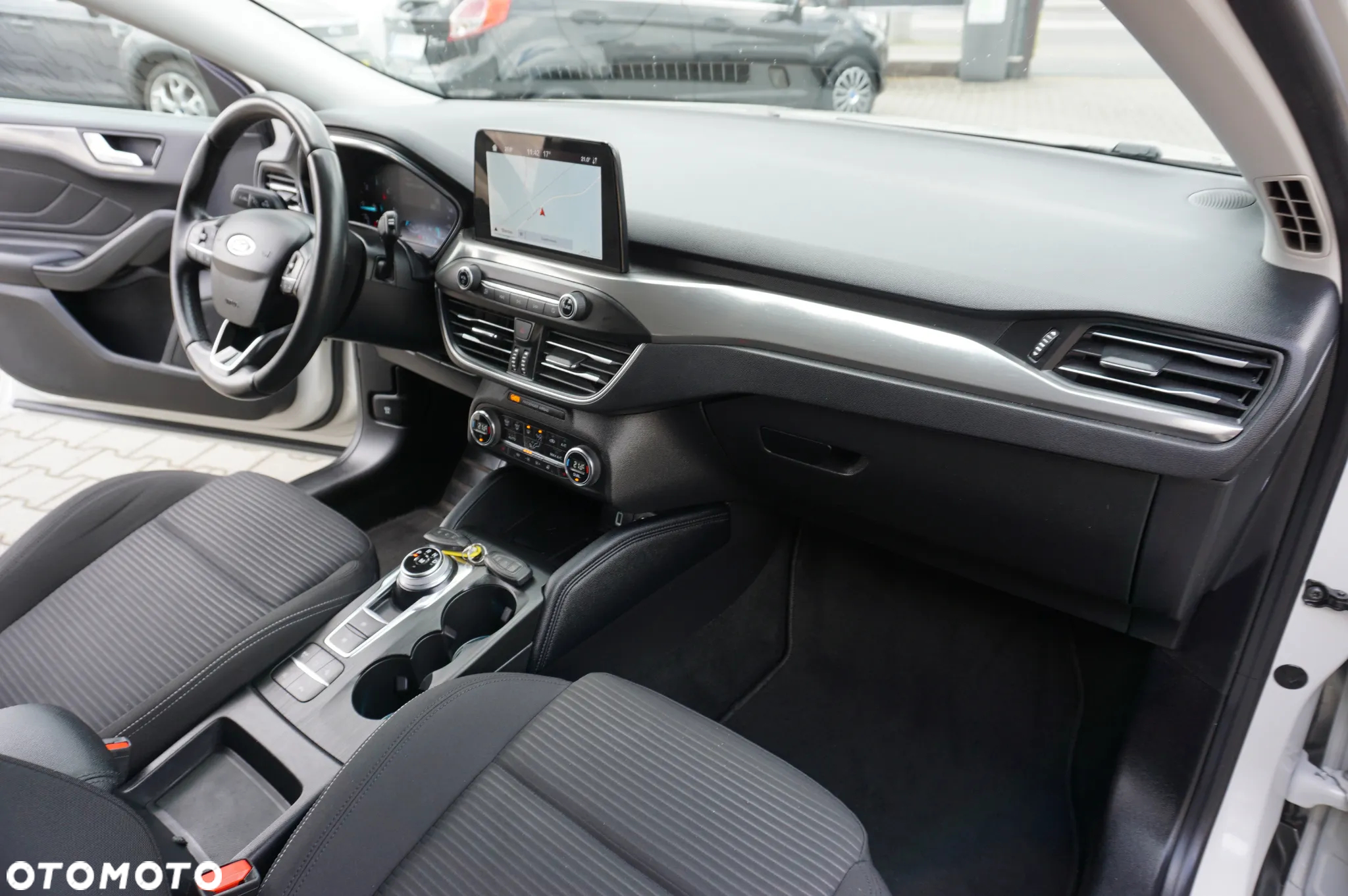 Ford Focus Turnier 2.0 EcoBlue Start-Stopp-System TITANIUM - 27