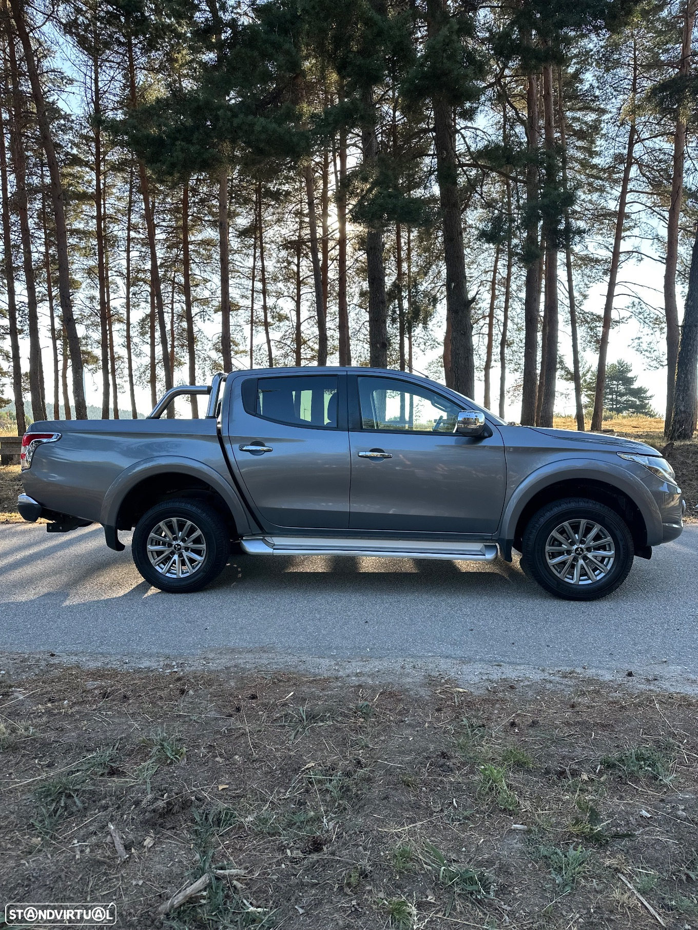 Mitsubishi L200 2.4 DI-D CD Intense Strakar 4WD - 6