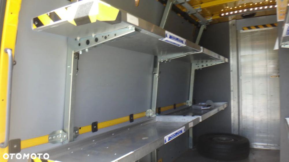 Mercedes-Benz SPRINTER - 11