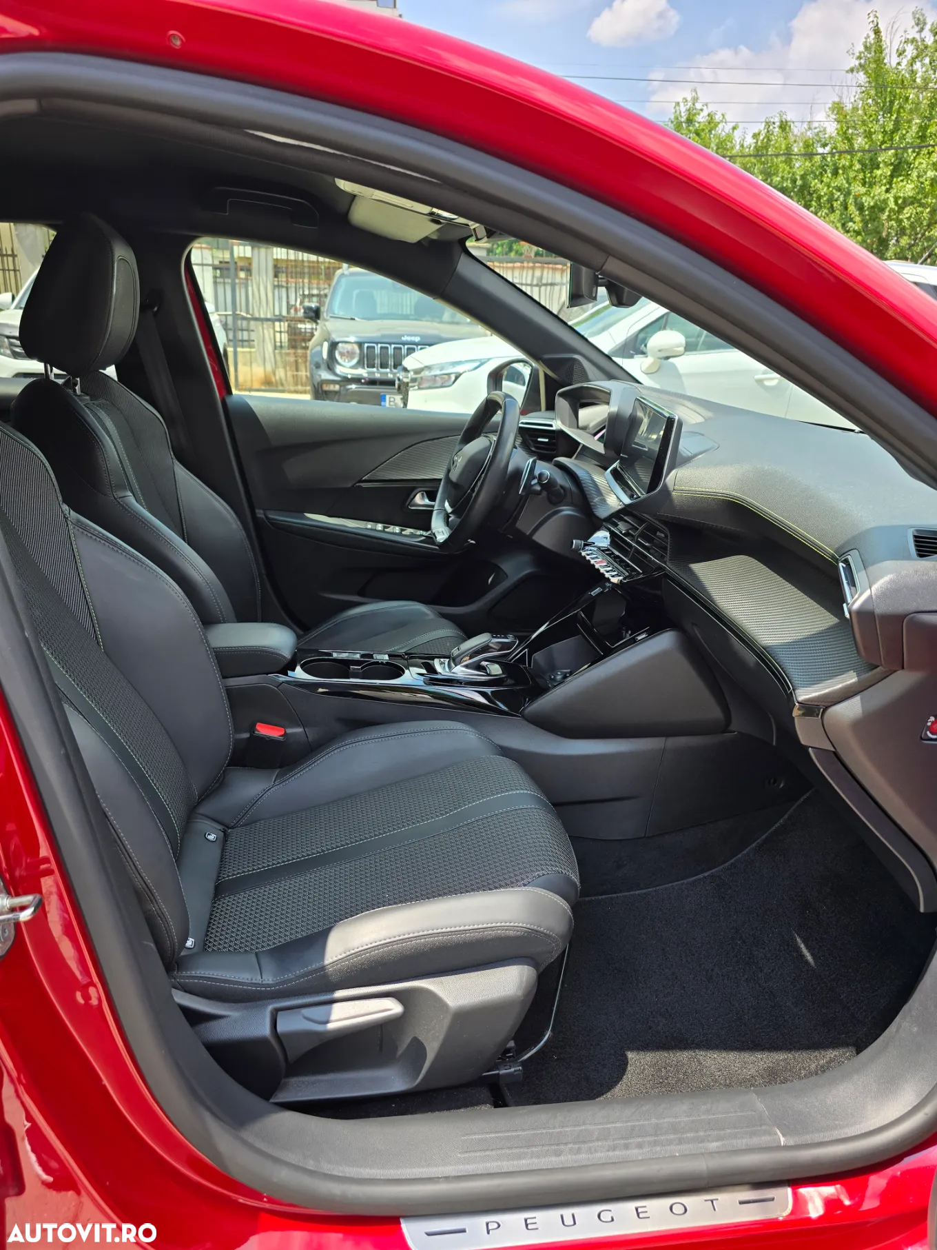 Peugeot 208 1.2 L PureTech STT EAT8 GT Line - 11
