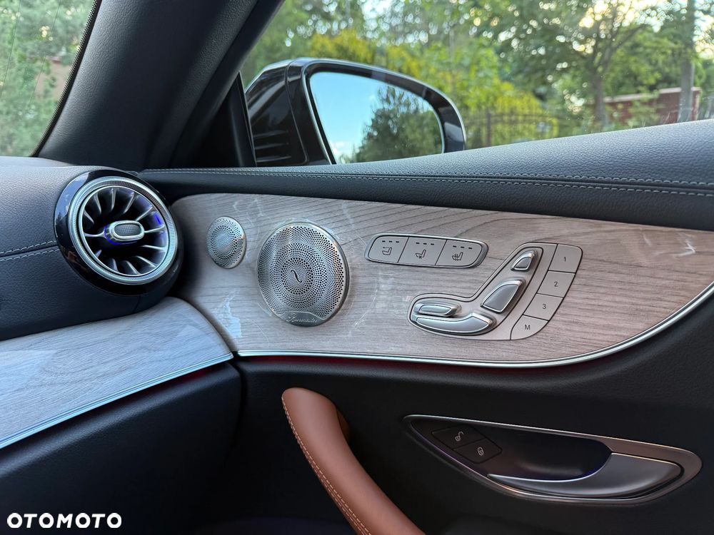 Mercedes-Benz Klasa E AMG 53 4-Matic+ 9G-TRONIC - 25