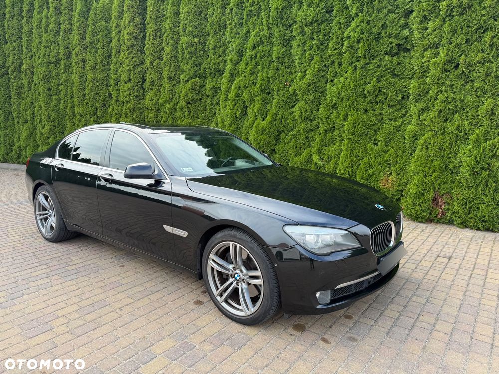 BMW Seria 7 750i - 4