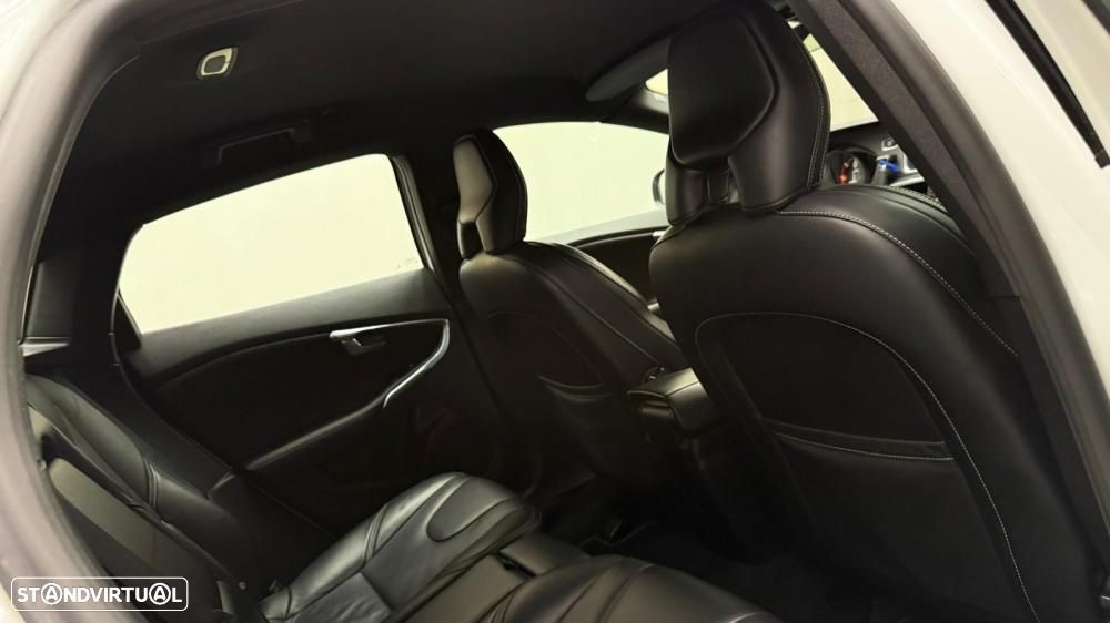 Volvo V40 2.0 D2 R-Design - 39