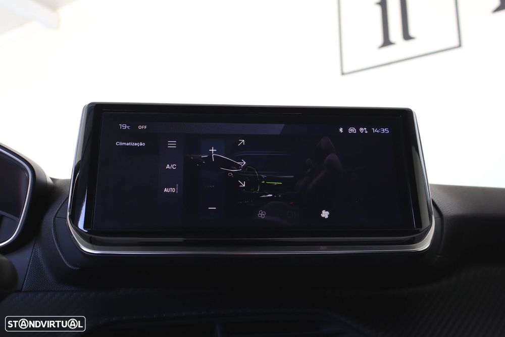 Peugeot 208 1.2 Hybrid Allure e-DCS6 - 30