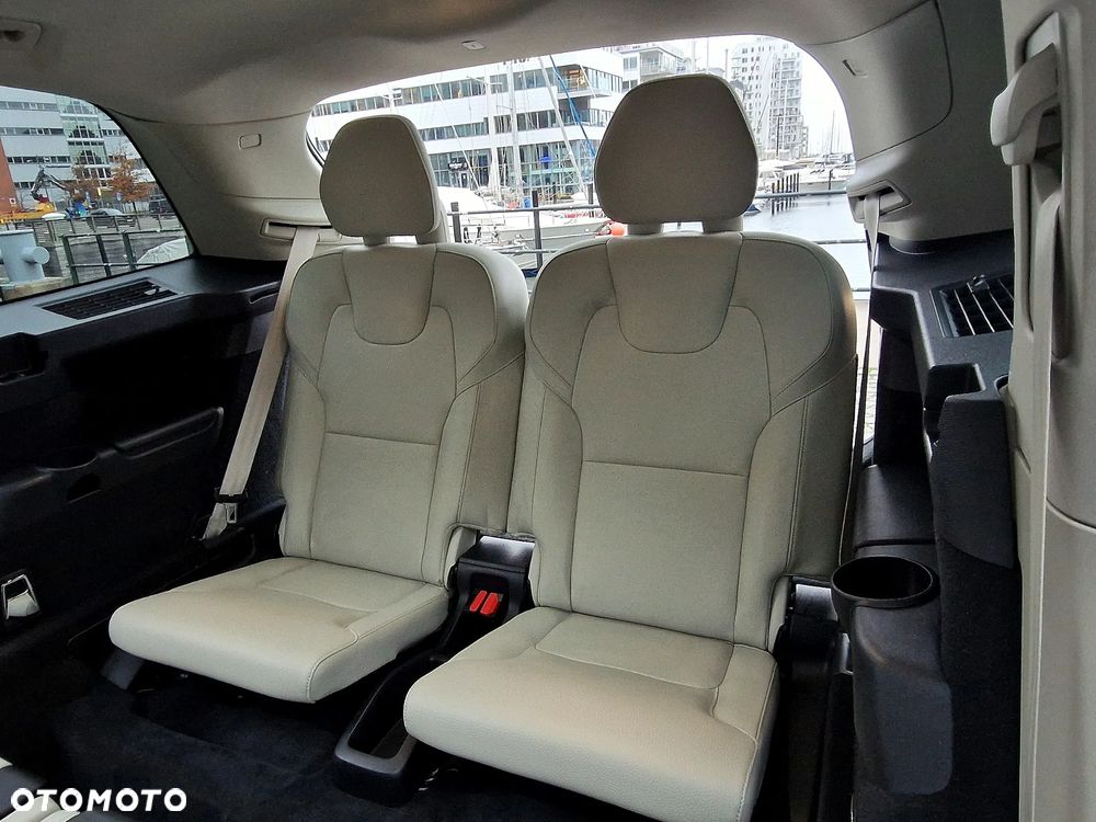 Volvo XC 90 T6 AWD Geartronic Momentum Pro - 34