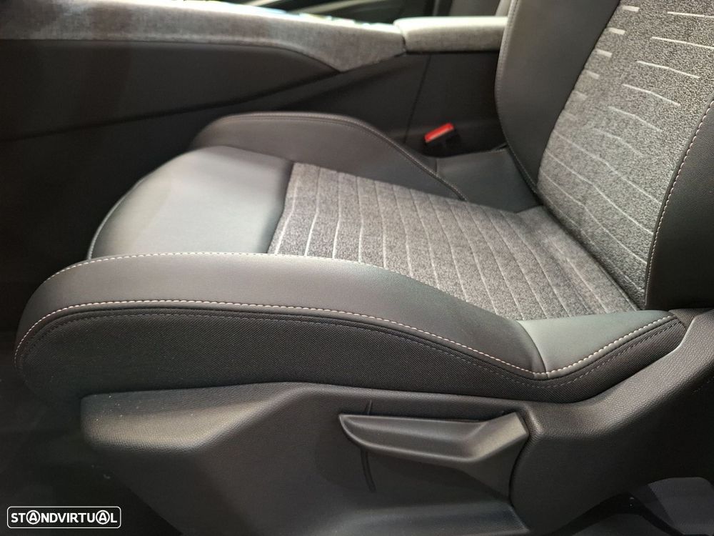 Peugeot 3008 1.2 Hybrid Allure e-DCS6 - 28