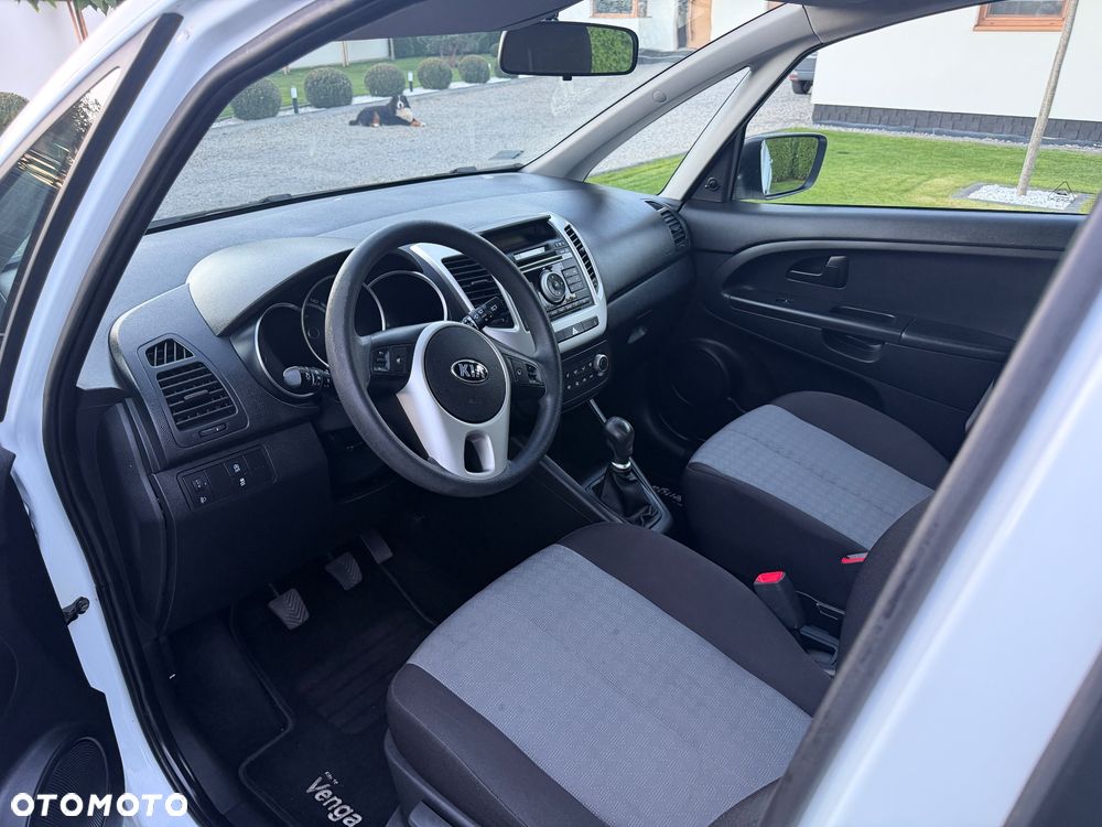 Kia Venga - 9