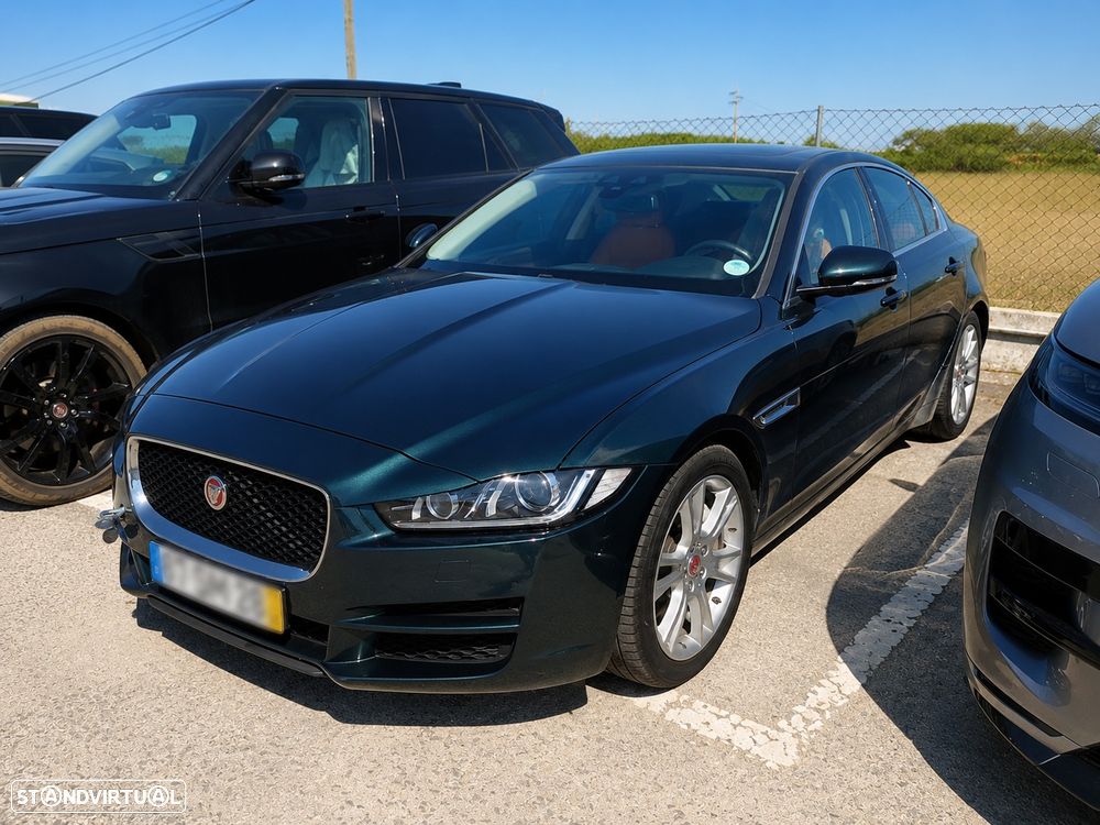 Jaguar XE - 4