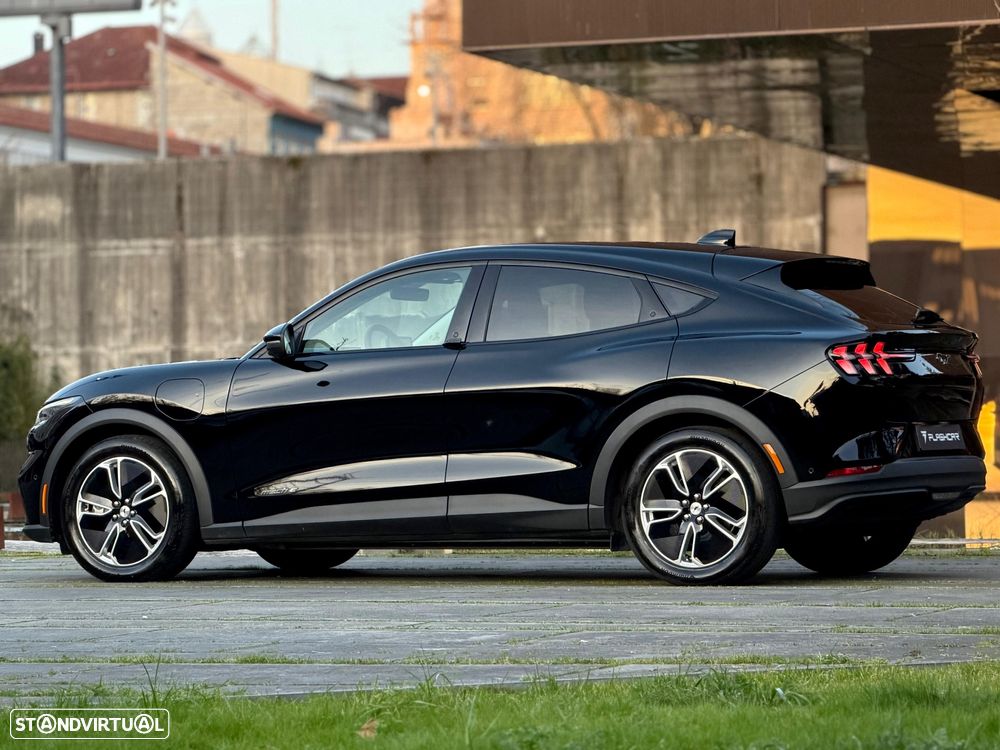 Ford Mustang Mach-E Standard - 32