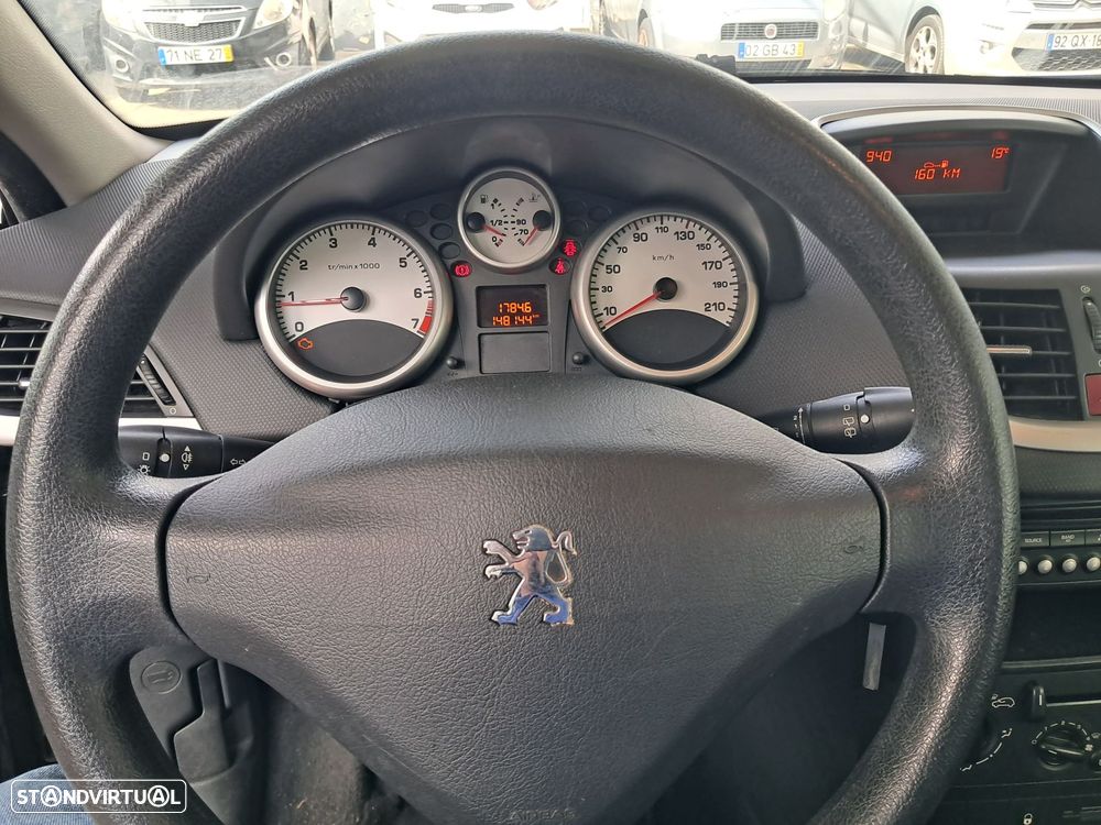 Peugeot 207 1.4 16V Trendy - 4