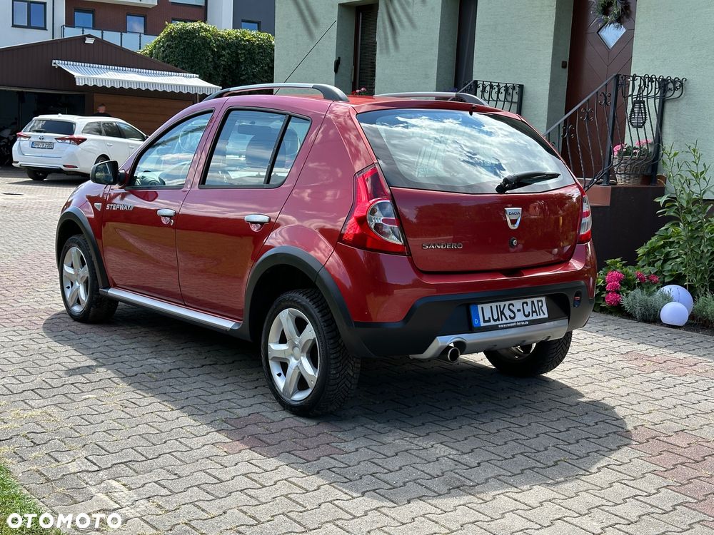 Dacia Sandero Stepway 1.6 - 4