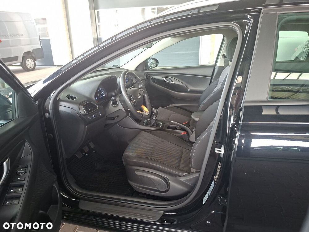 Hyundai i30 1.5 DPI Classic + - 14