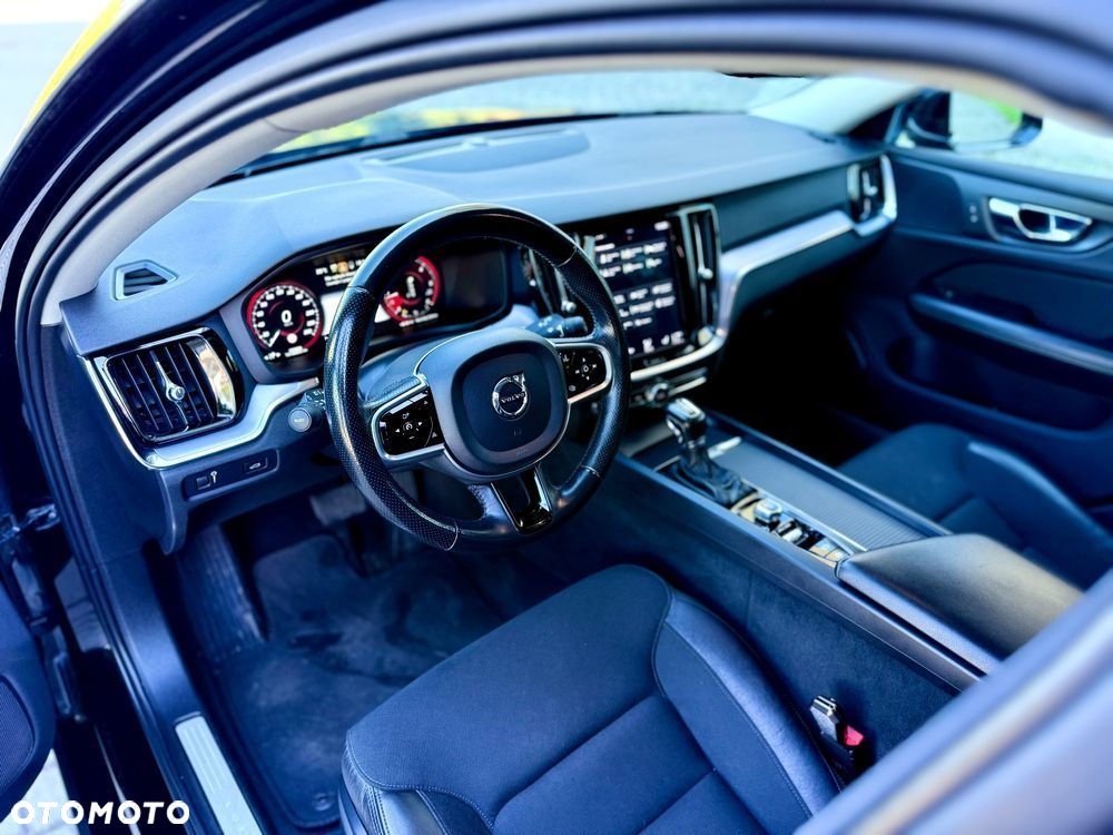 Volvo V60 D3 SCR Momentum - 22