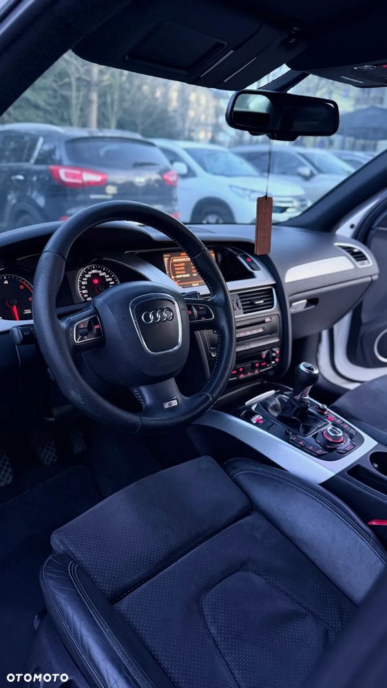 Audi A4 Limousine - 15