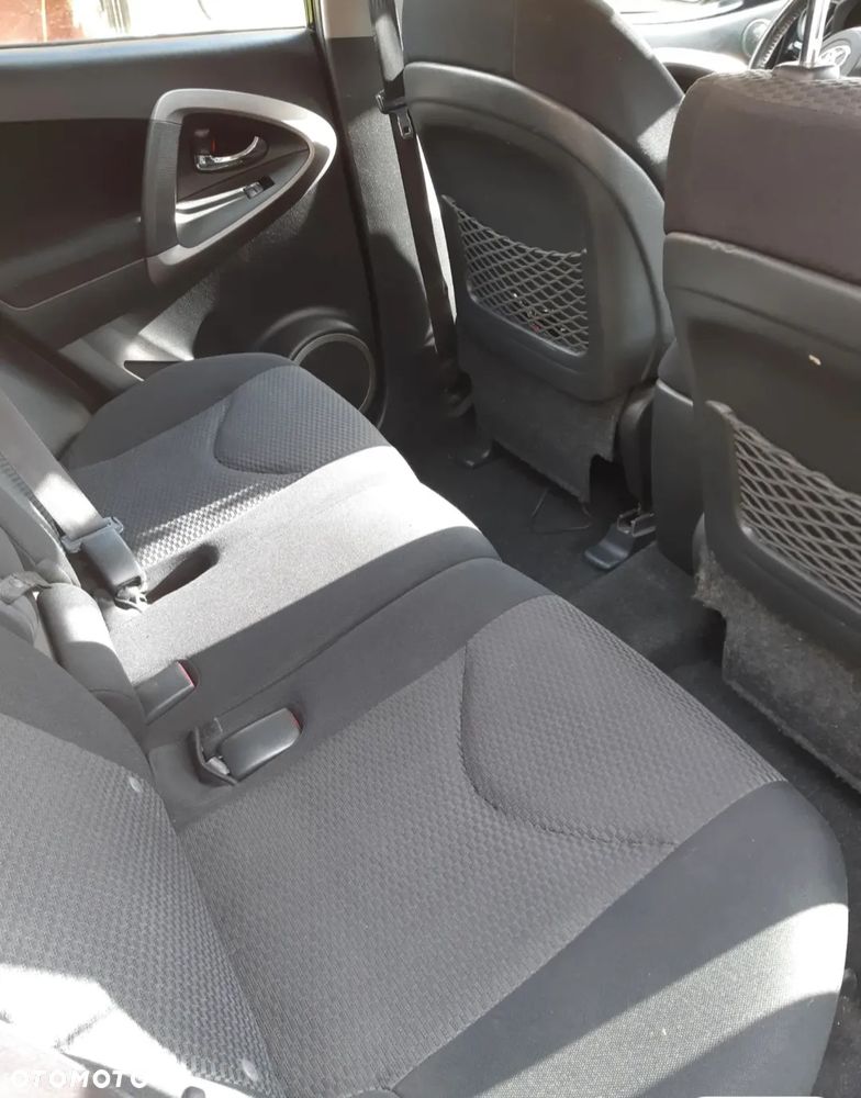 Toyota RAV4 - 13