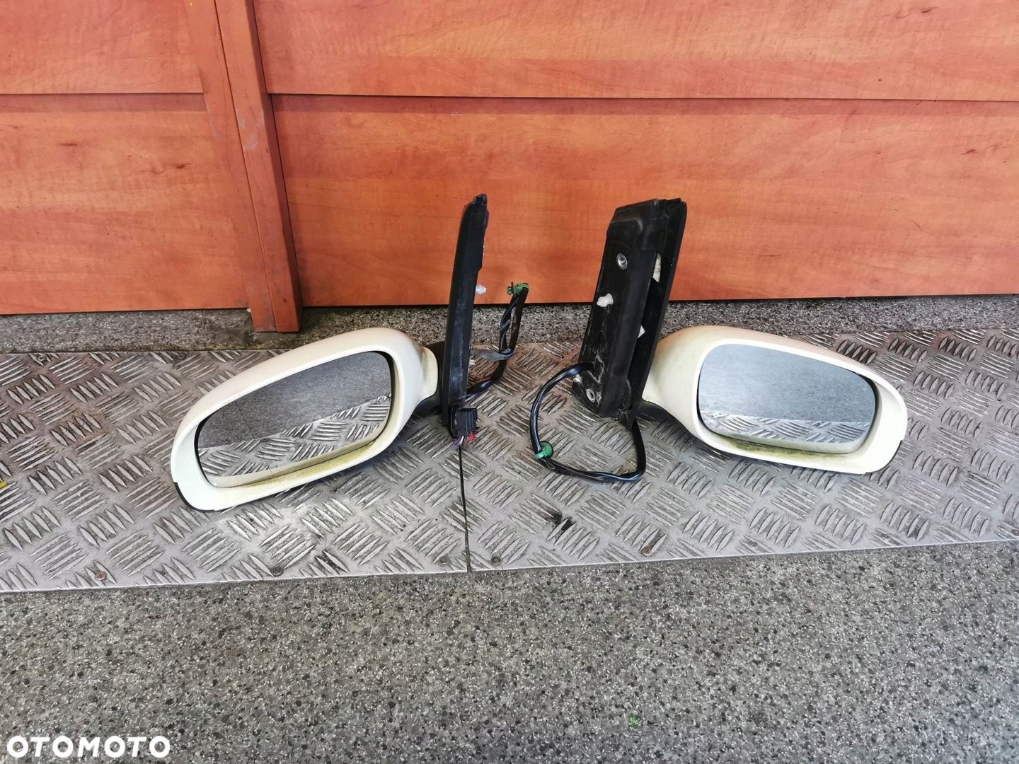 LUSTERKO PRAWY PRZÓD VW TOURAN I 6 PIN - 1