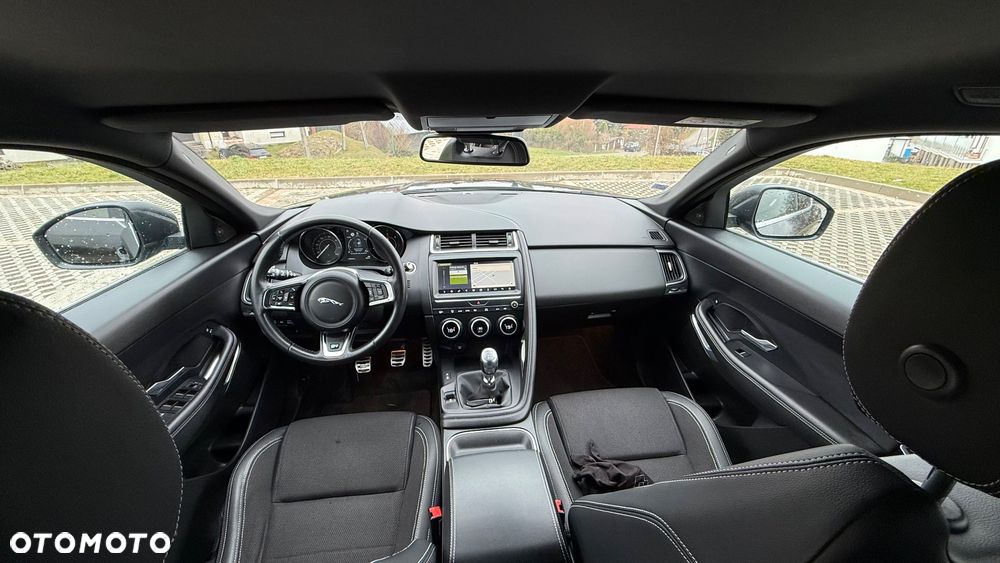 Jaguar E-Pace D150 R-Dynamic SE - 10