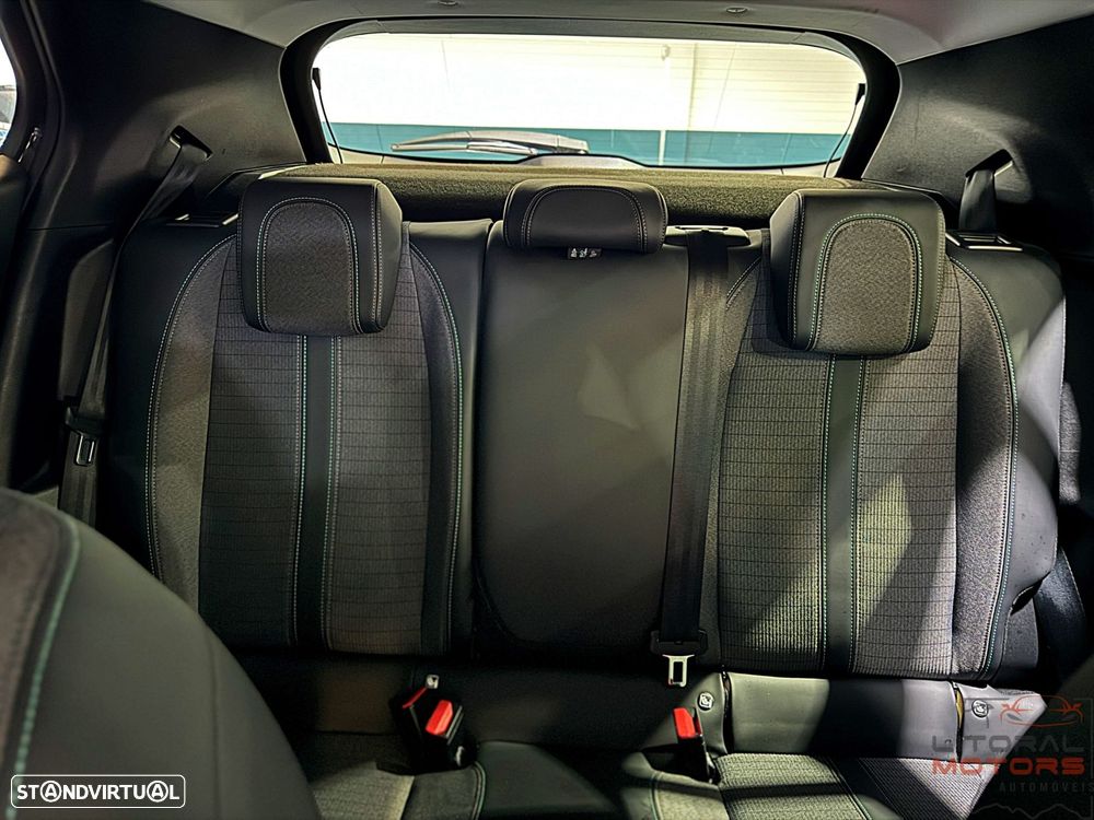 Peugeot 2008 1.2 PureTech Allure EAT8 - 23