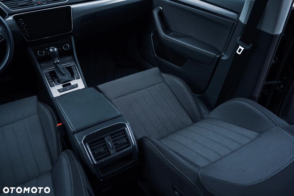 Skoda Superb Combi 2.0 TDI DSG Premium Edition - 17