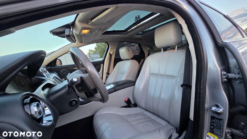 Jaguar XJ 3.0 D V6 Premium Luxury - 11