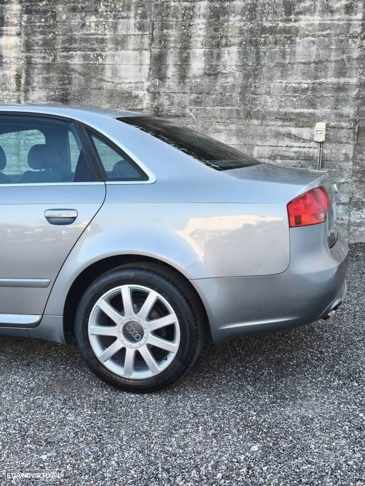 Audi A4 2.0 TDI S-line - 16