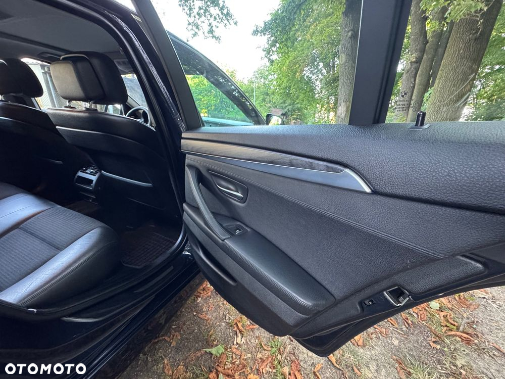 BMW Seria 5 520d - 39